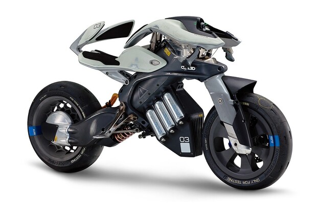 Motorka jako živá bytost ovládaná gesty, to je Motoroid od Yamahy