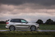 Podívejte se na velkou fotogalerii BMW X5 v české krajině
