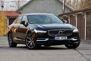 Volvo S90 T8