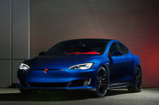 Tesla se vrací na Nürburgring se dvěma novými prototypy