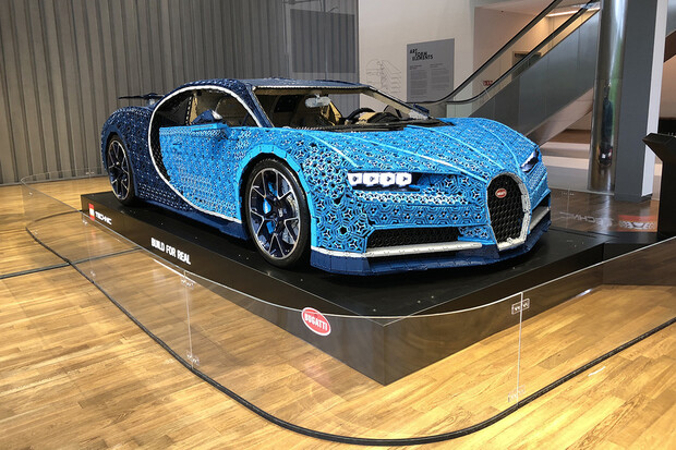 Stavebnicové Bugatti Chiron si vyžádalo více jak milion kostiček LEGO