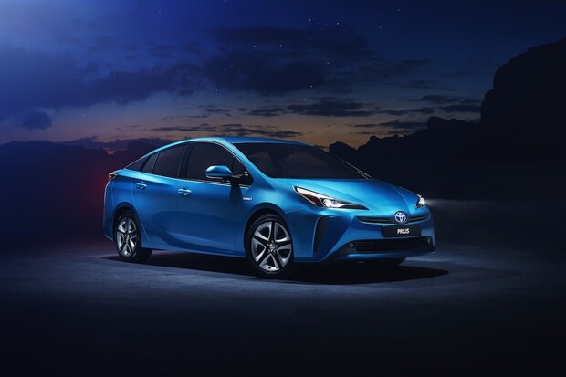 Toyota Prius pro rok 2019 dostane pohon všech kol