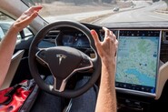 Z důvodu nařízení Evropské unie omezuje Tesla některé funkce Autopilota