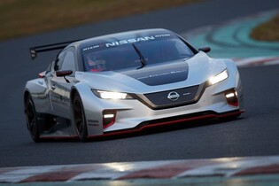 Nissan představil novou generaci závodního elektromobilu Leaf Nismo RC