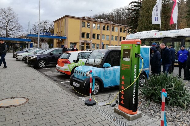 Dnes v Husinci otevřela nová unikátní dobíjecí stanice