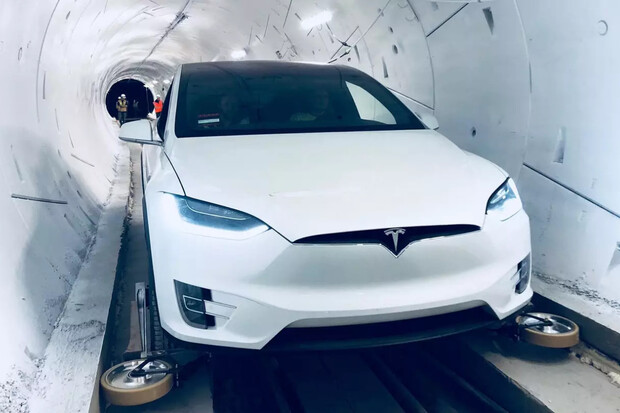 Zapomeňte na metro. Podzemní tunely od Muska vás přepraví rychlostí až 241 km/h