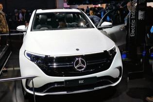 Podívejte se na Mercedes EQC přímo z Las Vegas