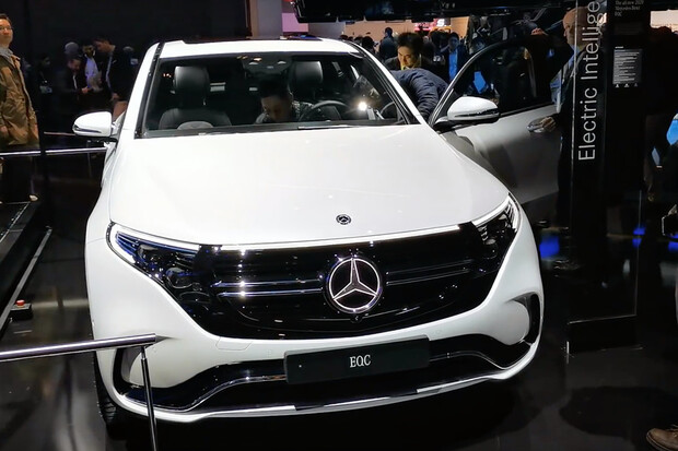 Podívejte se na Mercedes EQC přímo z Las Vegas
