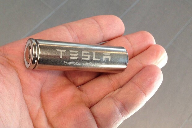 Tesla požádala o patent na nový typ bateriového článku