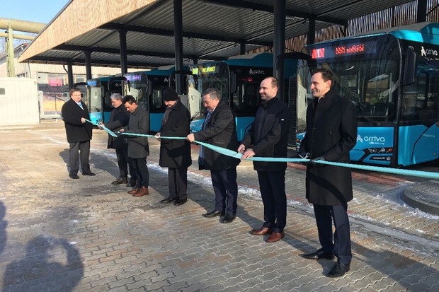 Trutnovské MHD přechází na alternativní paliva. Má i 150kW nabíjecí stanici