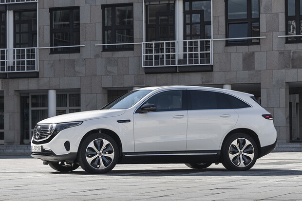 Zapráší se po Mercedesu EQC? Automobilka tvrdí, že je na rok dopředu vyprodán