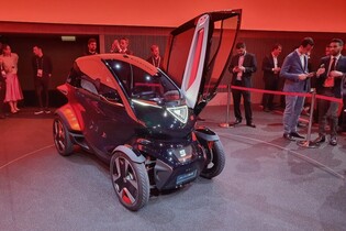 SEAT v Barceloně ukazuje svou vizi městské mobility. Minimó má vyměnitelné baterie