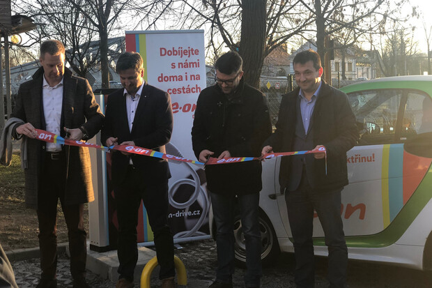 E.ON otevřel další nabíjecí stanici. Najdete ji v Českých Budějovicích  