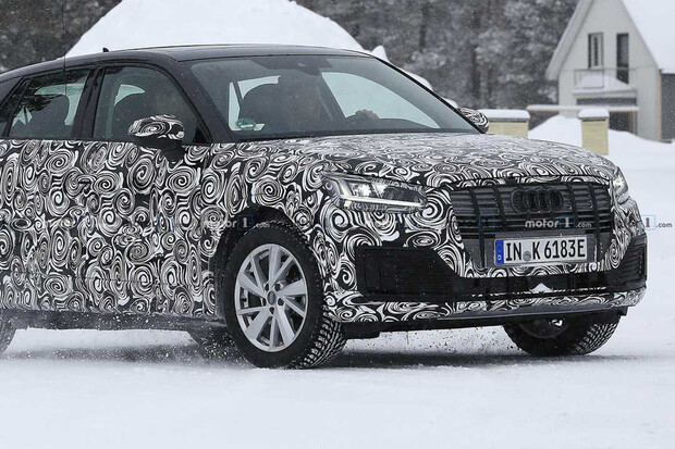 Audi už testuje Q2 e-tron. Automobilka vyhnala elektromobil do sněhu