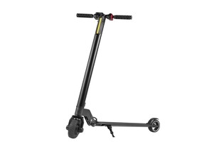 Elektrická koloběžka uGo H5500 vyniká nízkou hmotností a vysokým výkonem