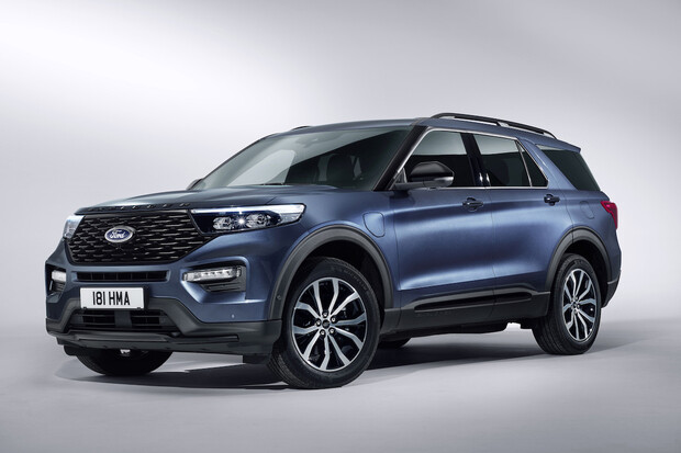 Ford Explorer má výkon 450 koní. I díky plug-in hybridnímu pohonu