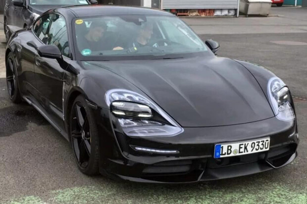 První elektrické Porsche se ve své světové premiéře odhalí 4. září