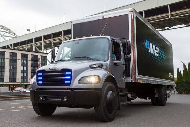 Daimler pracuje na rychlonabíjení nákladních vozů výkonem až 3 MW
