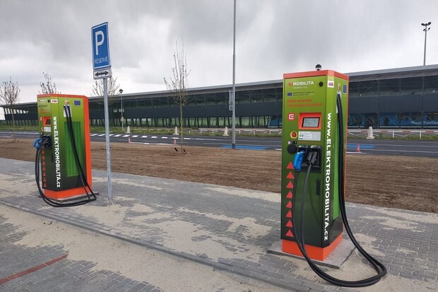 Nabíjecí síť skupiny ČEZ už sestává ze 150 stanic. Dalších 50 brzy vyroste