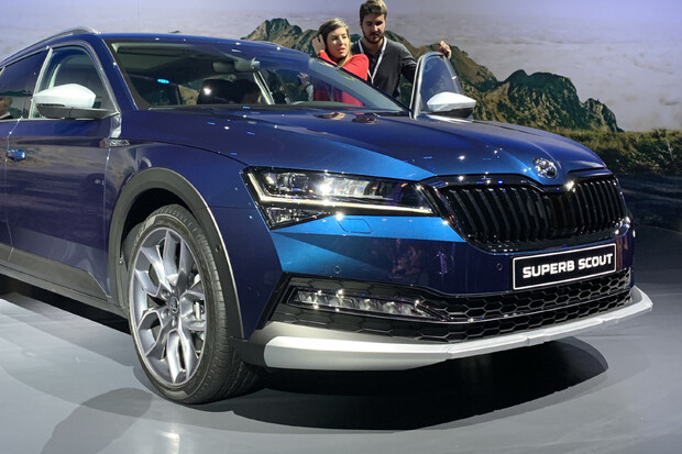 Superb do terénu. Škoda představila faceliftovanou verzi i jako Scout