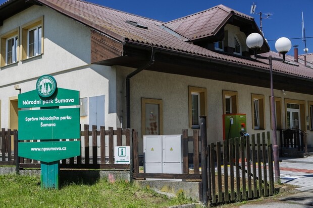 Už i Šumava má rychlonabíjecí stanici pro elektromobily