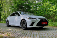 Test Lexus ES 300h – Buď svůj!