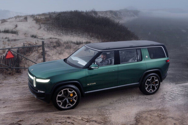 Nadějný Rivian R1T bude nabízen s luxusní elektrochromatickou střechou