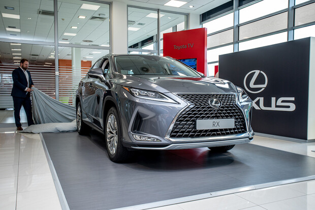 Třikrát hurá! Modernizovaný Lexus RX dostal podporu CarPlay. A nejen to