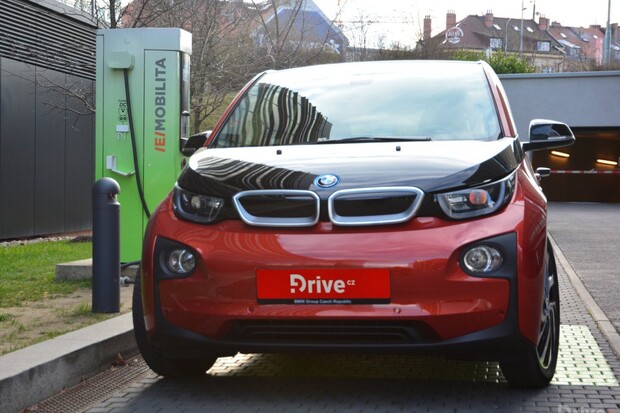 Elektromobily možná budou mít v Česku vlastní SPZ