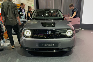 První pohled na kompaktní a minimalistickou Hondu e