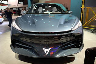 SEAT se ve Frankfurtu pochlubil ostrým konceptem Tavascan i plug-in hybridním Tarracem