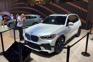 BMW se nechalo unést sílou vodíku a výsledkem je BMW i Hydrogen NEXT