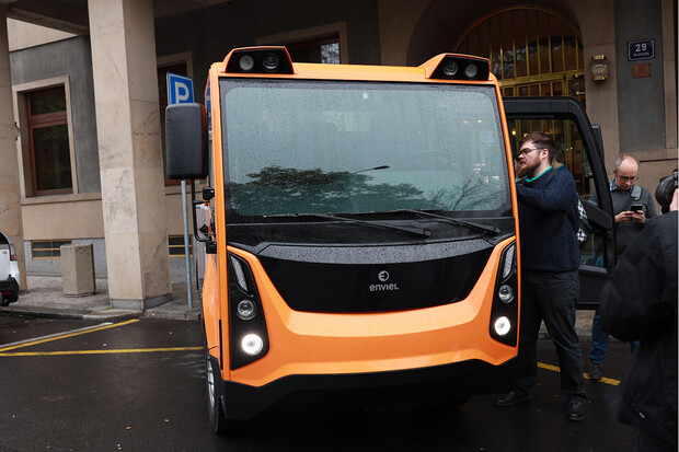 Český startup Enviel dnes představil první komunální elektromobil