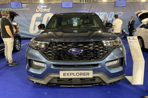 Na e-Salonu se můžete podívat nejen na plug-in hybridní bestii Ford Explorer