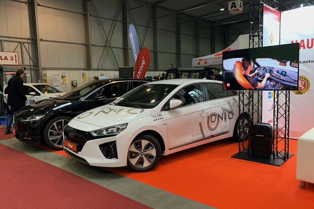 Na veletrhu e-Salon nechybí ani stánek fDrive.cz. Přijďte se svézt v elektromobilech