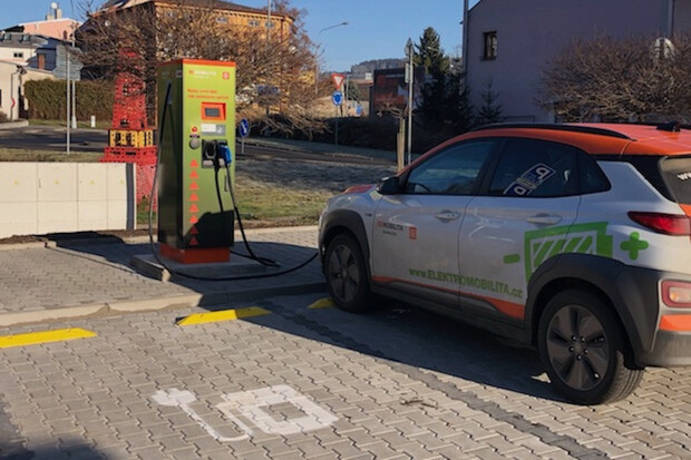 ČEZ hlásí v Olomouckém kraji 60% nárůst objemu nabíjení elektromobilů