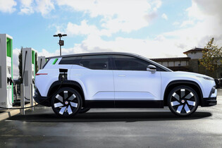 Nabíjecí výkon 350 kW a dojezd 480 kilometrů. Fisker Ocean se ukáže na veletrhu CES