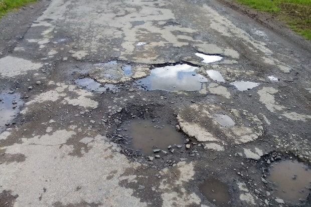 Vítězství dálnice D1 v anticeně nepřekvapí. Kde dále najdete nejhorší díry?