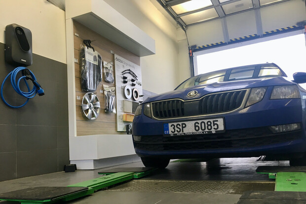 ČEZ ESCO bude stavět nabíjecí infrastrukturu pro dealerství Škody Auto