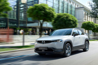 Mazda začíná stavět továrnu na baterie. Pomoci má při vývoji elektromobilů