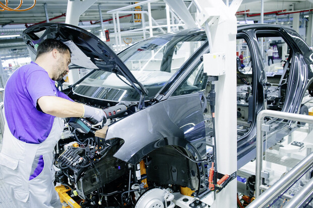 Volkswagen investuje 12 miliard do čínské společnosti vyrábějící baterie