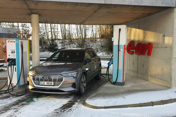 Čtyři nejprodávanější vozy v Norsku jsou elektromobily, vede Audi e-tron