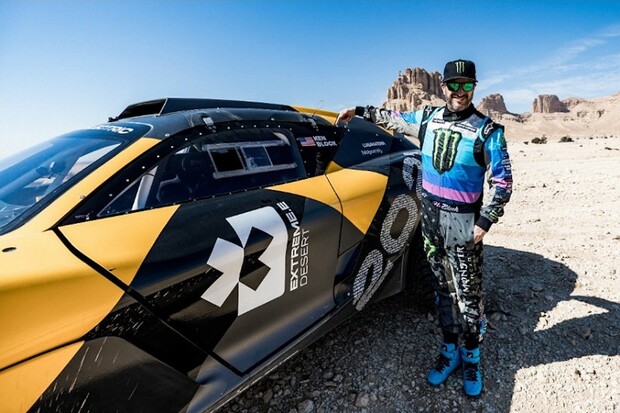 Ken Block krotil elektrickou čtyřkolku na Dakaru. Podívejte se na celou jeho jízdu