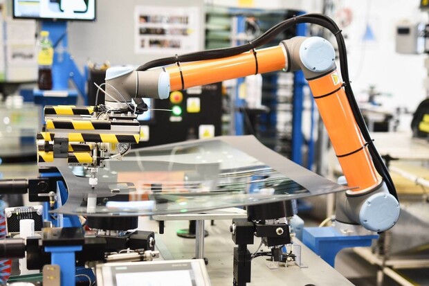 Přední český výrobce autoskel investuje desítky milionů korun do automatizace