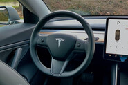 Tesla implementuje do své navigace i nabíjecí stanice jiných společností