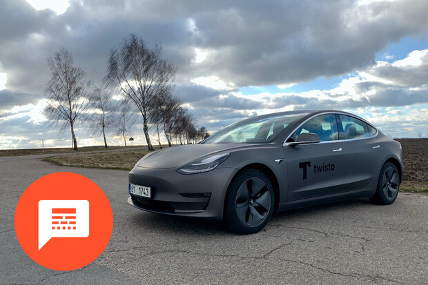 Tesla Model 3, prodeje elektromobilů a mapa výmolů na silnicích