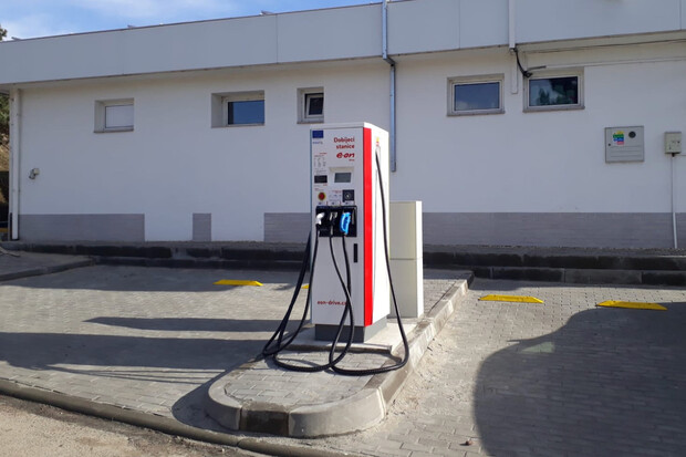 E.ON spustil nabíjecí stanici v Hustopečích