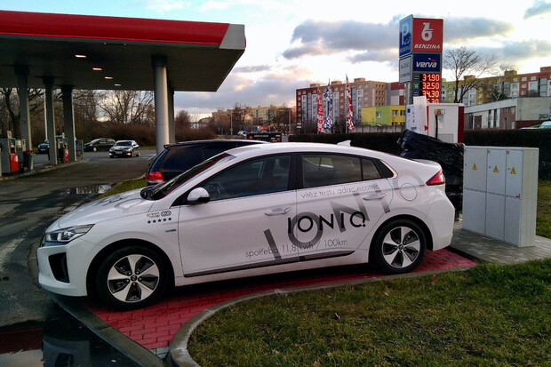 E.ON má novou nabíjecí stanici v Lovosicích