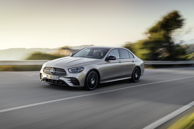 Modernizovaný Mercedes E-Class s novými elektrifikovanými pohony
