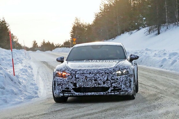 Audi e-tron GT už se testuje. Stojí na stejné platformě jako Porsche Taycan